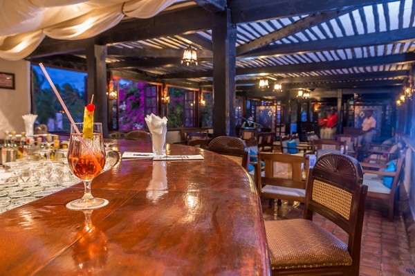 Serena Nyota Bar