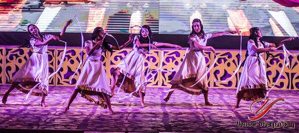 the-dancers-doing-their-thing