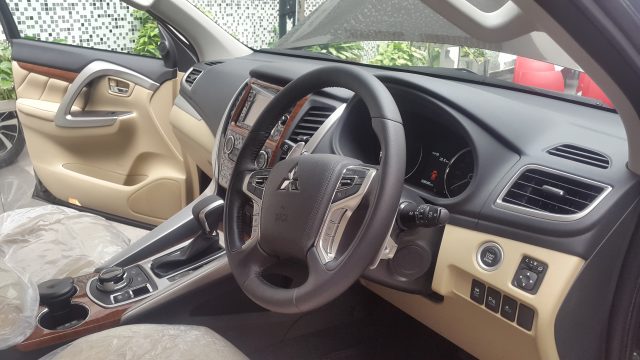Pajero Sport interior
